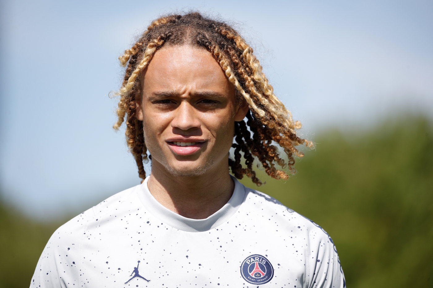 Mercato  PSG : Ce que compterait faire le club avec Xavi Simons pour récupérer gros