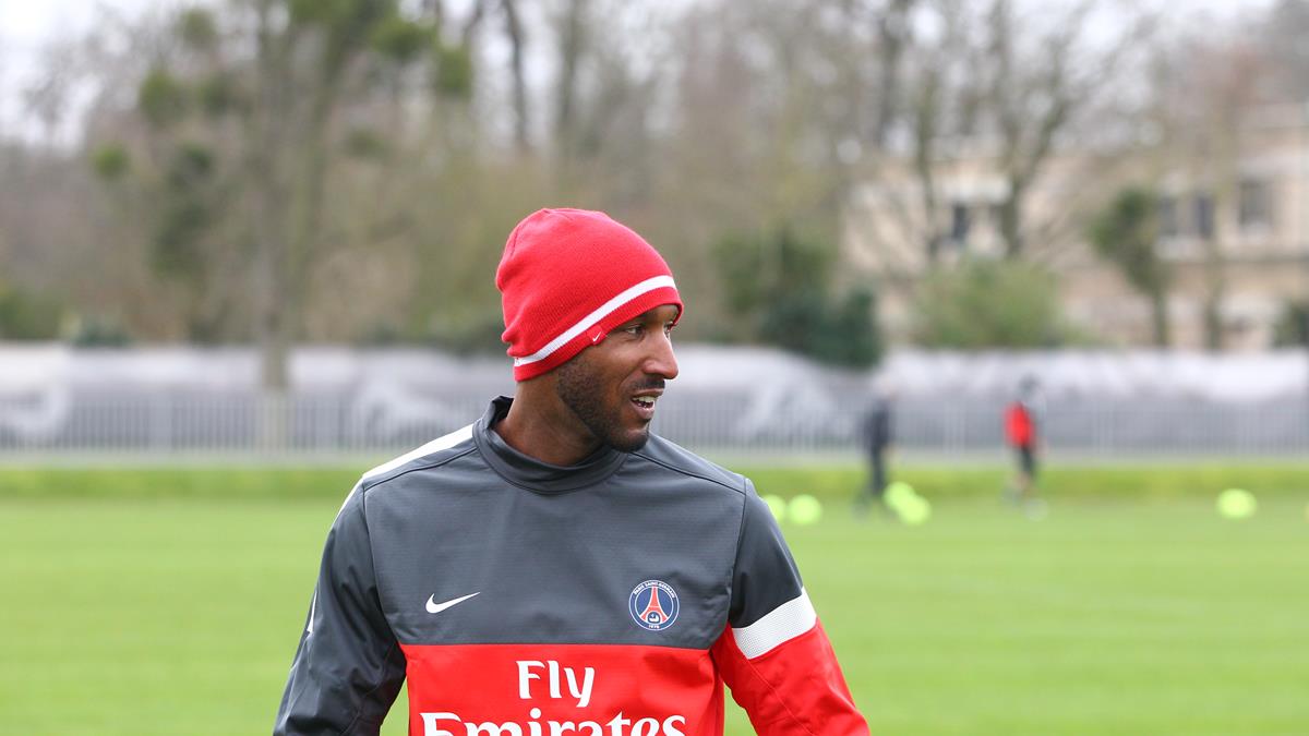 Liverpool PSG : La pression d'Anfield racontée par Nicolas Anelka