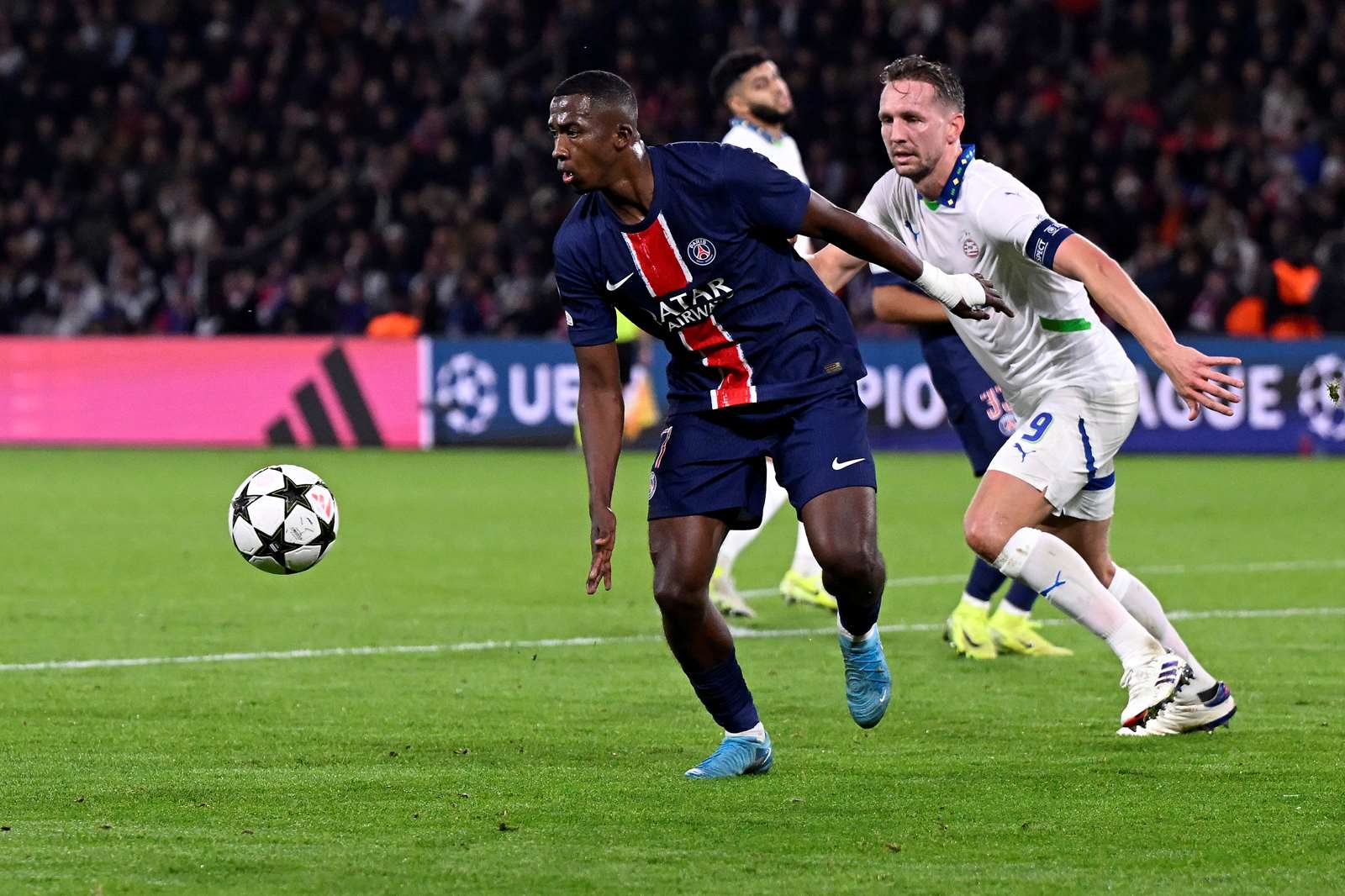 C1 - Red Bull Salzbourg PSG : La soirée de Pacho en chiffres