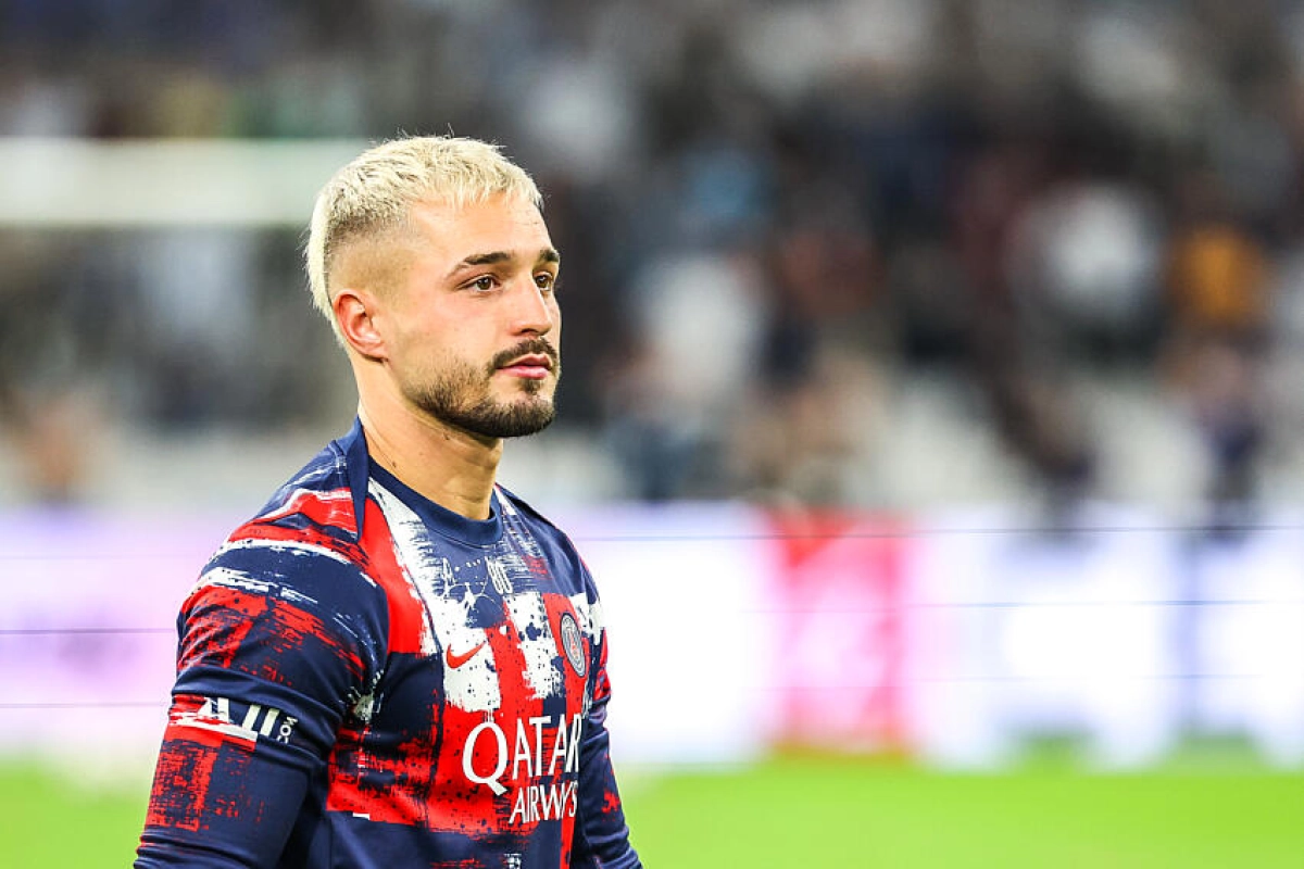 Mercato  PSG : Un club de Ligue 1 sur Arnau Tenas ?